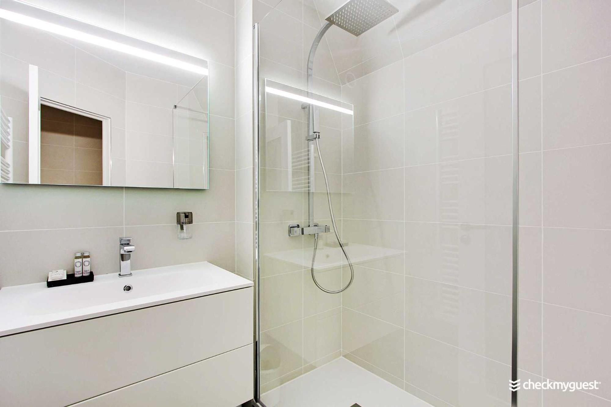 CMG - Bel appartement au coeur du Marais Parijs Buitenkant foto